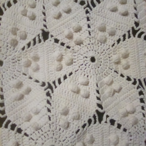 Vintage Crocheted Bedspread Coverlet Full/Queen Ecru - Picture 3 of 3